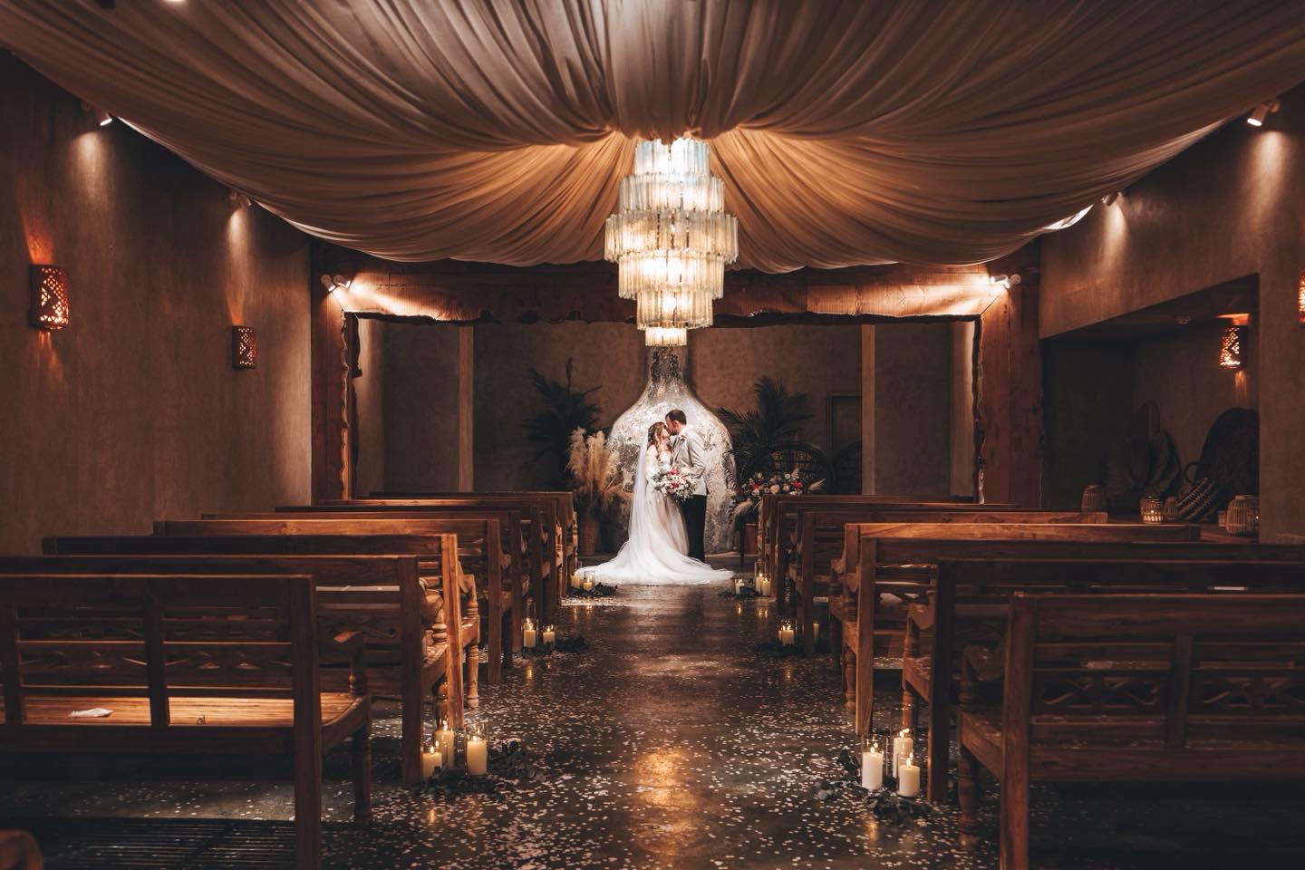 WHAT QUESTIONS SHOULD I ASK MY WEDDING PHOTOGRAPHER?