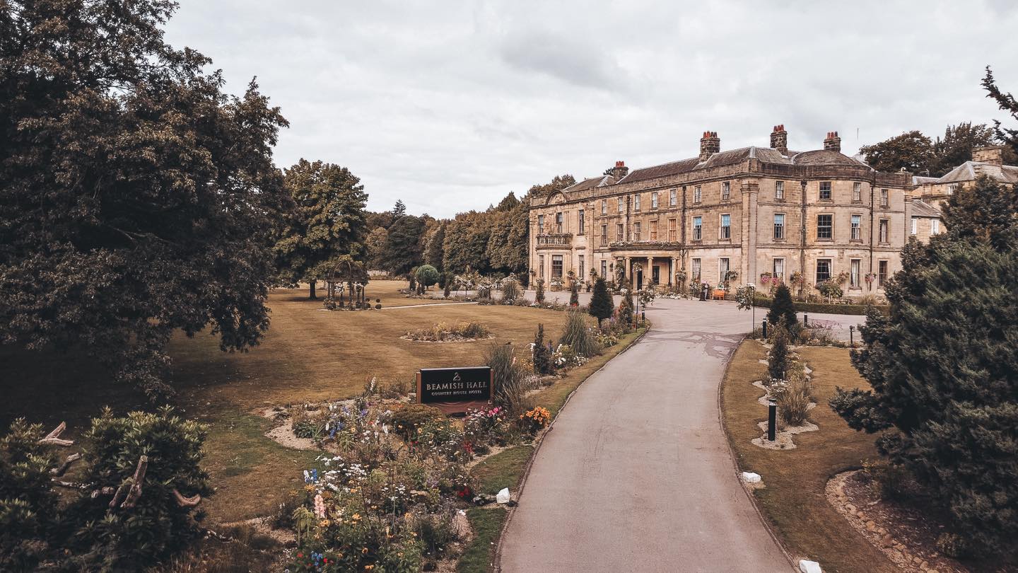 5 BURNING QUESTIONS YOU ARE TOO EMBARRASSED TO ASK YOUR WEDDING PHOTOGRAPHER