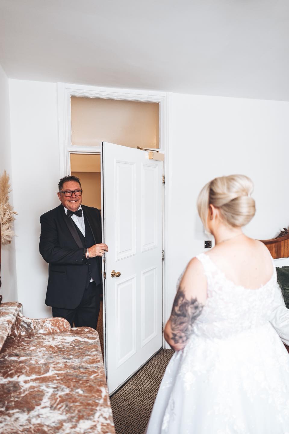 ARE YOU LOOKING FOR A WEDDING PHOTOGRAPHER?