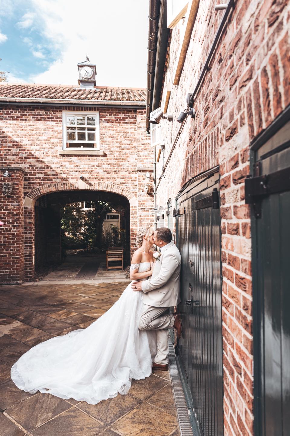 PHOTOGRAPHING THE BRIDAL PARTY