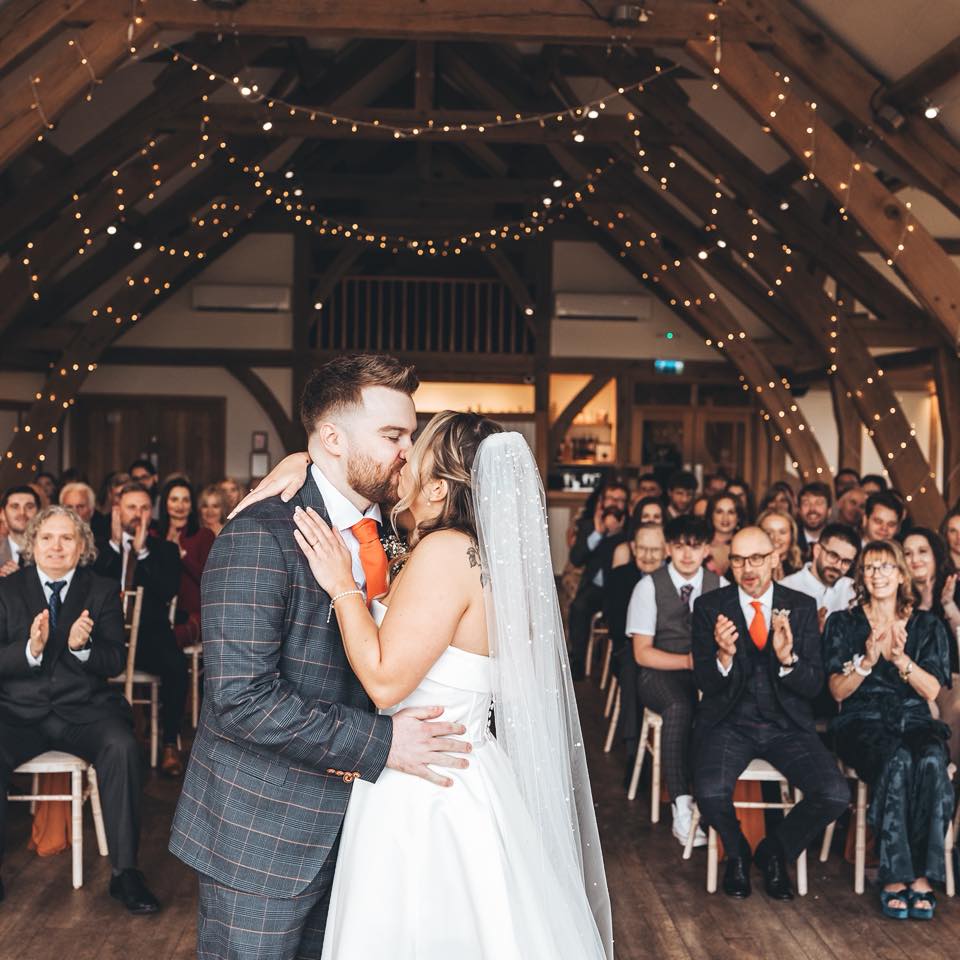 WHICH WEDDING PHOTOGRAPHY STYLE SUITS YOU