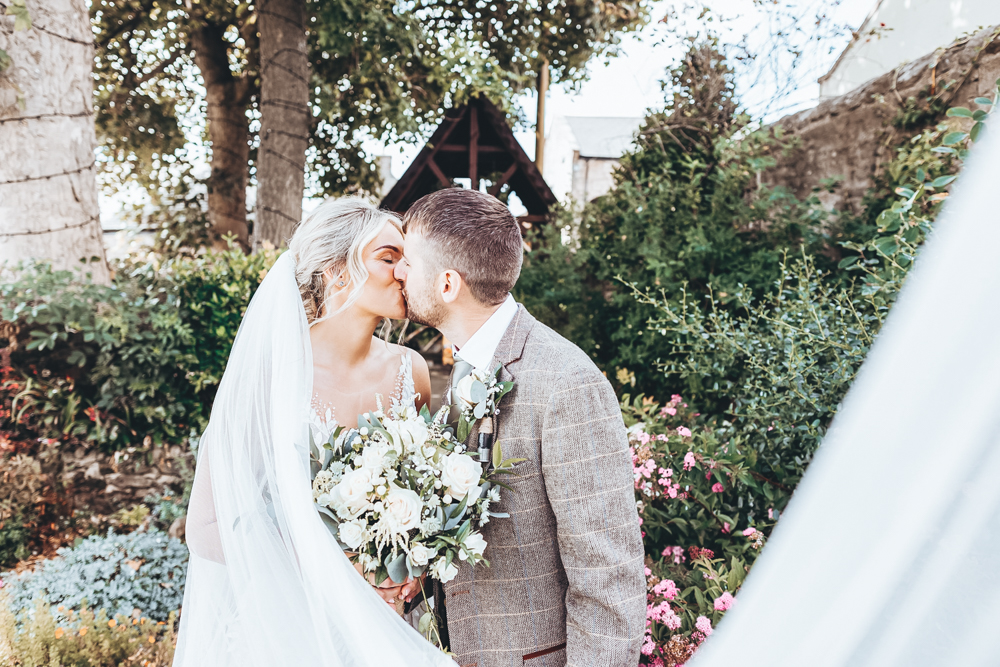 CHELSEA & PETER: A SOUTH CAUSEY INN WEDDING