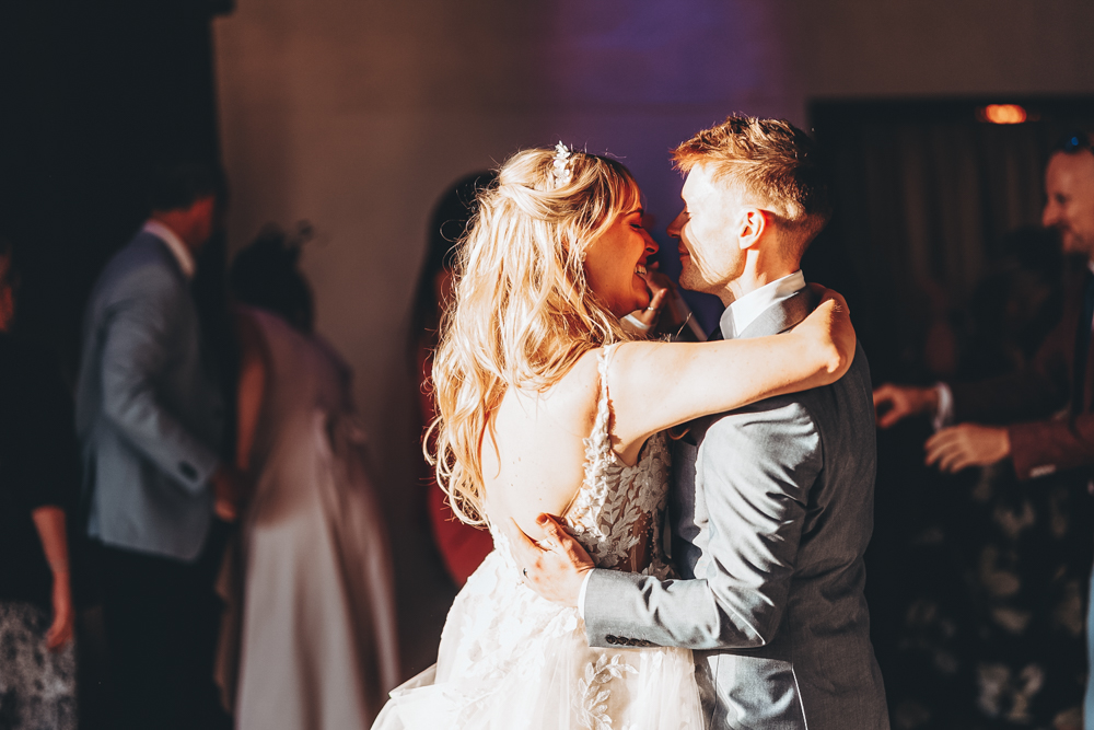 DAVID & AMY: A RUNA FARM WEDDING
