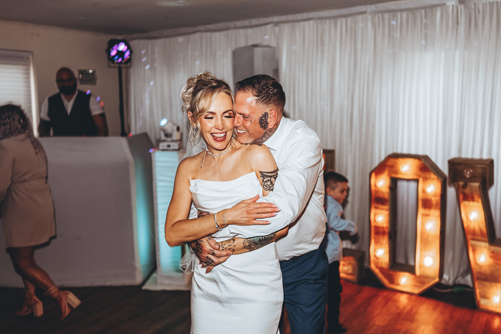 DONNA & DARREN: A WOODLANDS BISTRO WEDDING