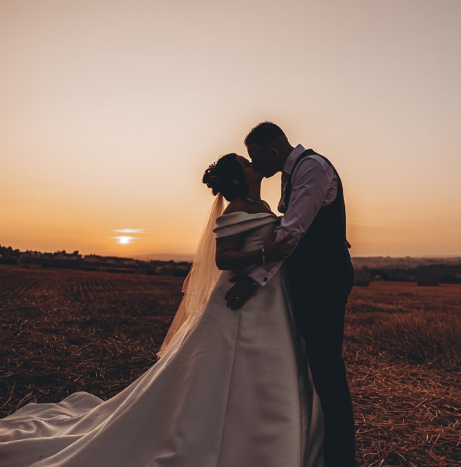 NICOLA: A RUNA FARM WEDDING